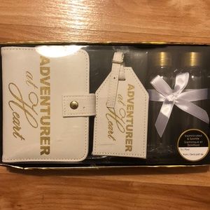 Gift travel set with passport holder